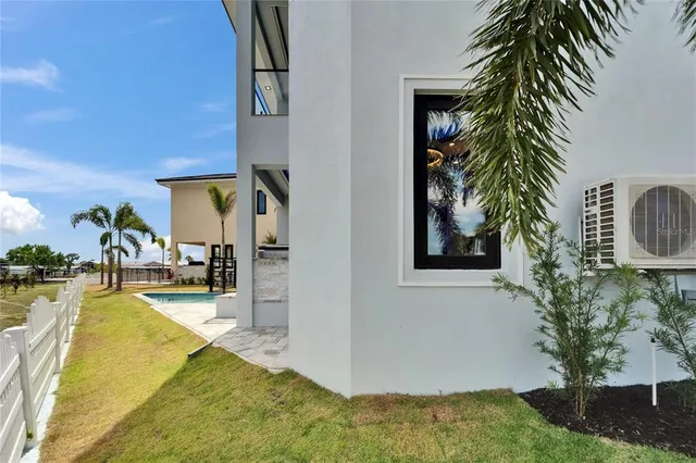 $1,449,000 | 6520 Simone Shores Circle, Apollo Beach, FL 33572