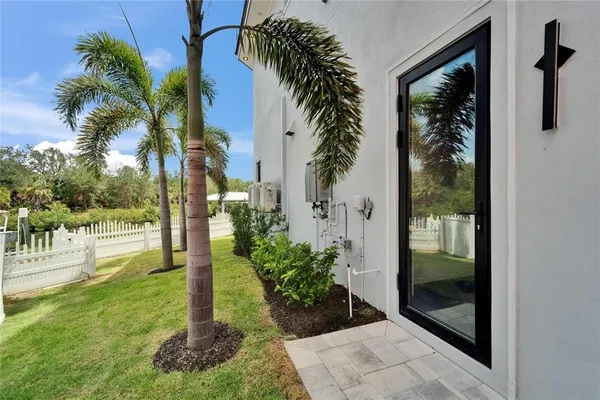 $1,449,000 | 6520 Simone Shores Circle, Apollo Beach, FL 33572