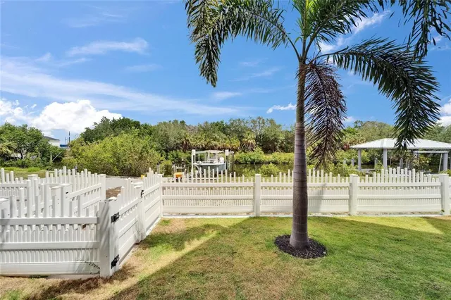 $1,449,000 | 6520 Simone Shores Circle, Apollo Beach, FL 33572