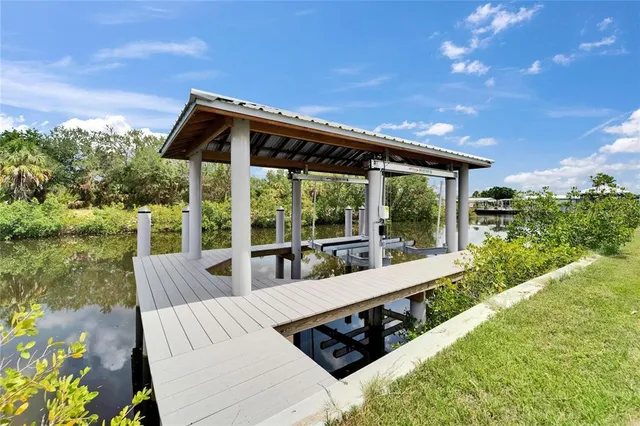 $1,449,000 | 6520 Simone Shores Circle, Apollo Beach, FL 33572