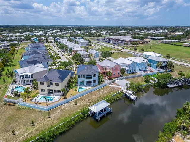 $1,449,000 | 6520 Simone Shores Circle, Apollo Beach, FL 33572