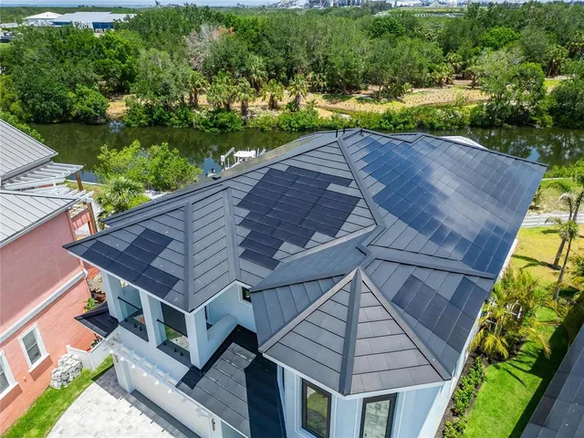 $1,449,000 | 6520 Simone Shores Circle, Apollo Beach, FL 33572