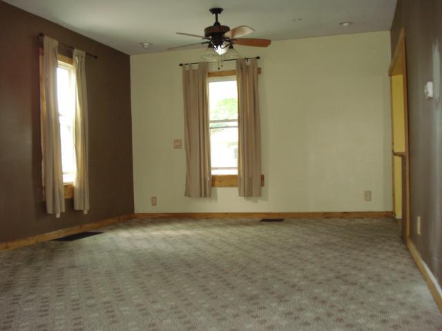 1026 North Burnett Road Springfield, OH 45503 - Photo 4 of 12