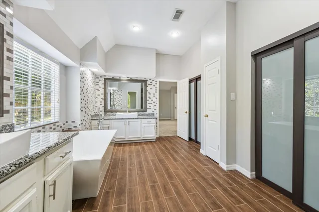 $545,000 | 2006 Raven's Crest Drive, Sugar Land, TX 77478