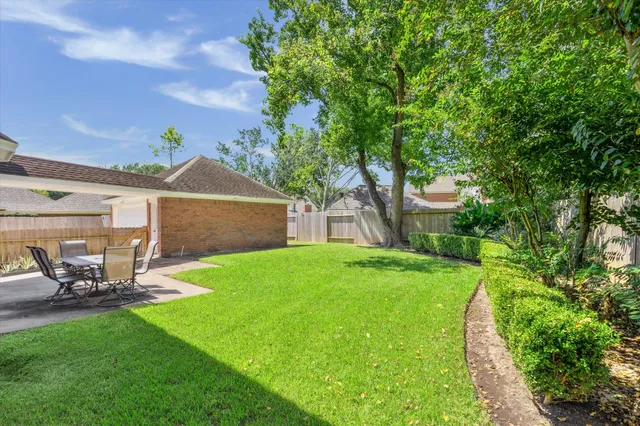 $545,000 | 2006 Raven's Crest Drive, Sugar Land, TX 77478