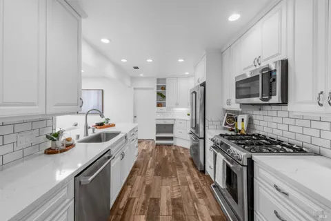 $1,599,000 | 346 Deer Hollow Drive, Napa, CA 94558