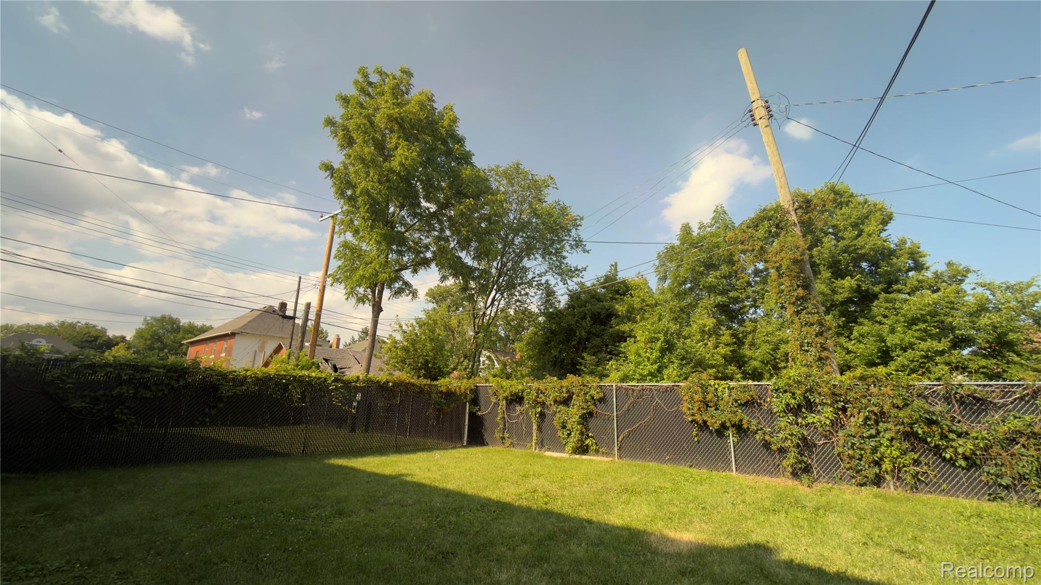 9426 John R Street Detroit, MI 48202 - Photo 16 of 17 Image quality insufficient for description