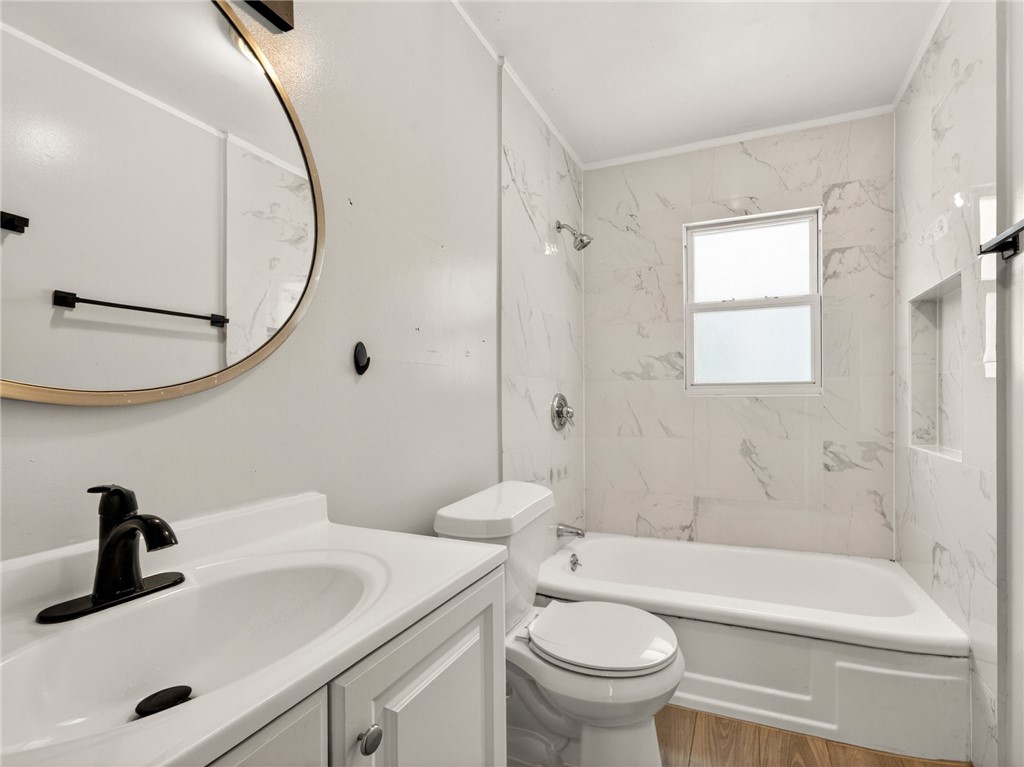 81 Camden Street Rochester, NY 14612 - Photo 4 of 21