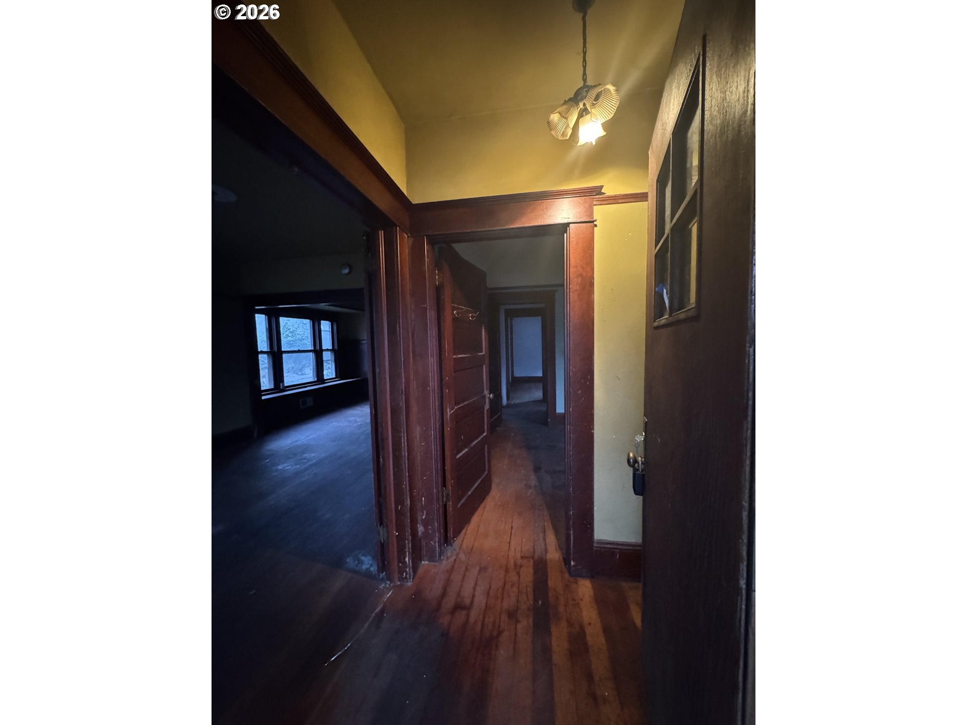 6422 Southeast Carlton Street Portland, OR 97206 - Photo 4 of 27