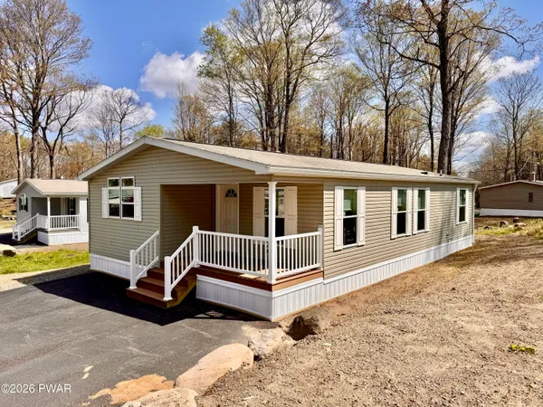 $189,900 | 106 Middle Road, Greentown, PA 18426