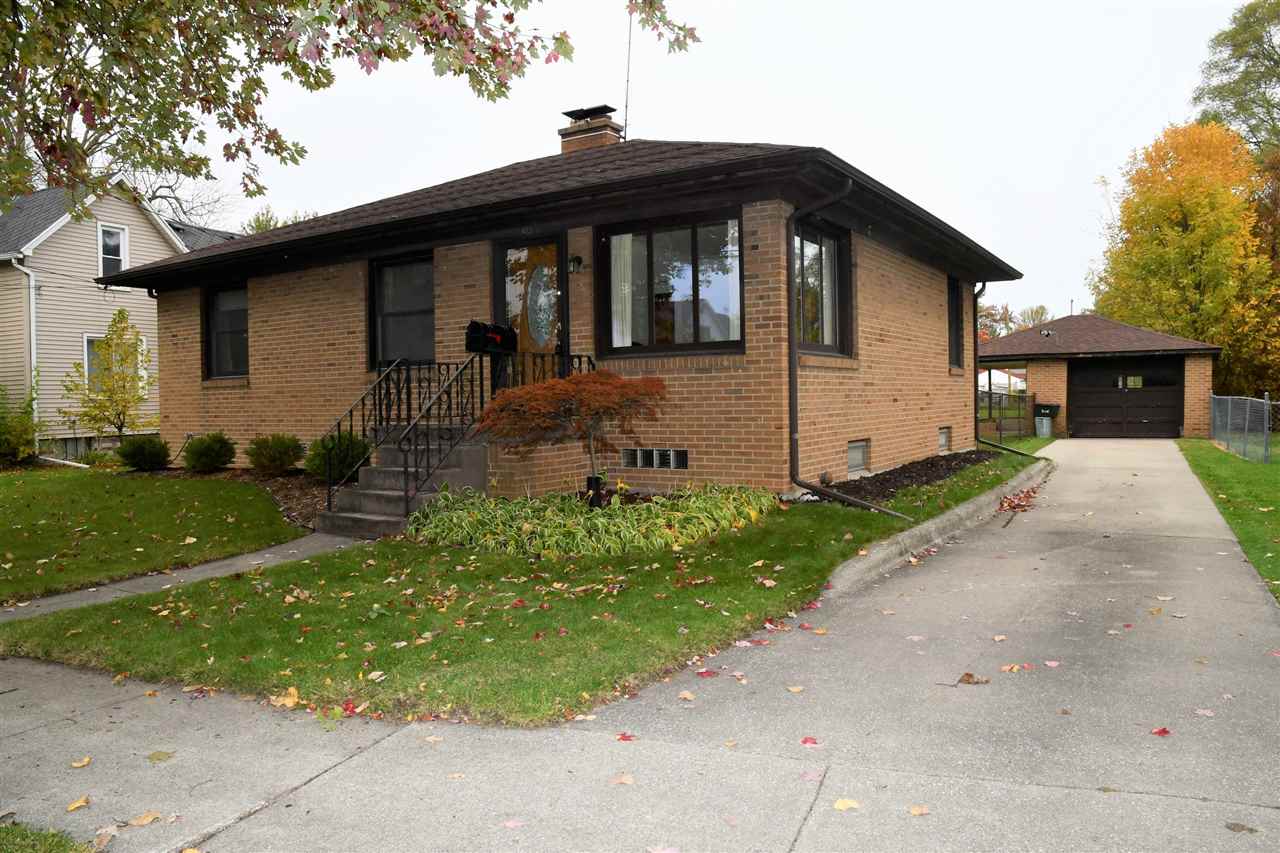 403 East Smith Road Bay City, MI 48706 - Photo 1 of 19