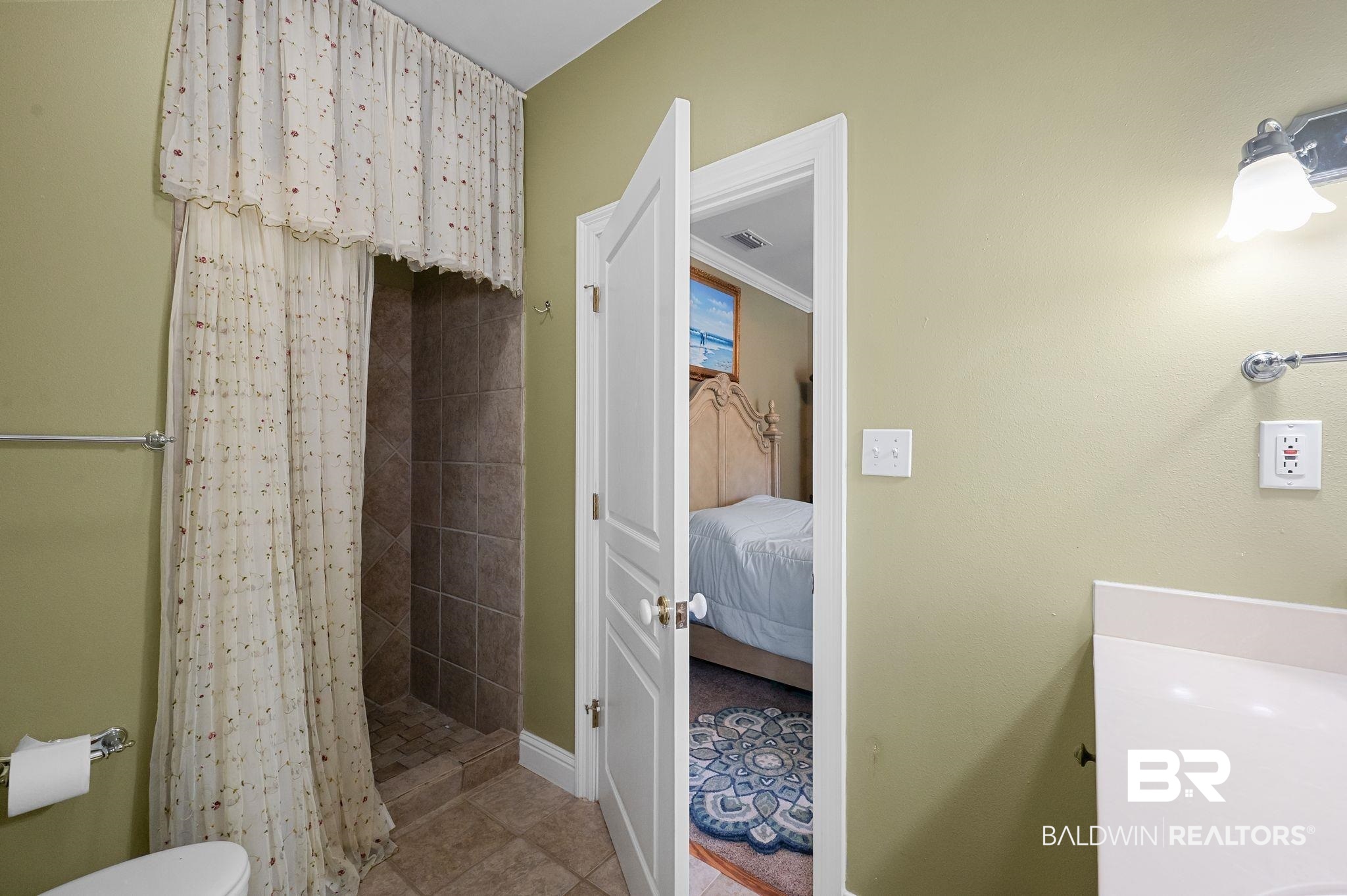 16288 Ferry Road Fairhope, AL 36532 - Photo 28 of 55 Bathroom