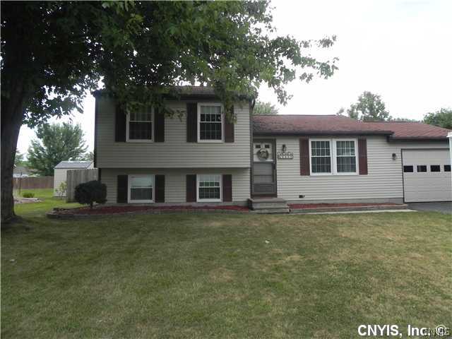 8488 Bayridge Road Cicero, NY 13039 - Photo 1 of 1 Exterior Front