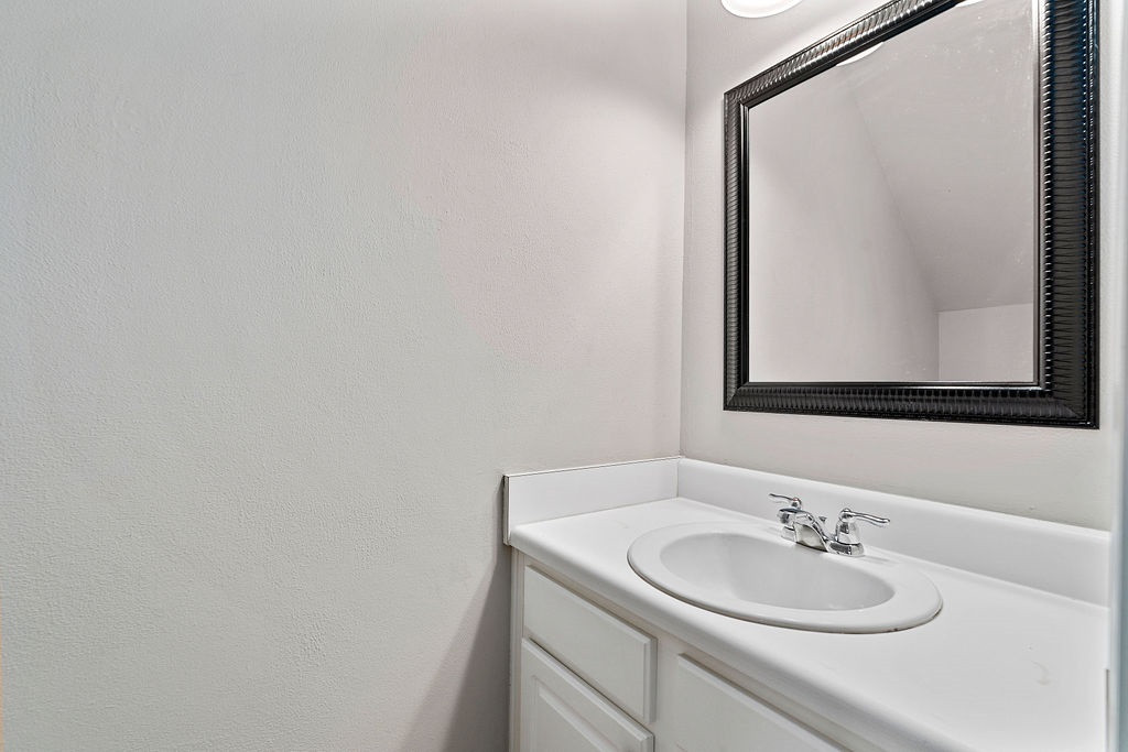 8209 Clasara Circle Raleigh, NC 27613 - Photo 12 of 27 Bath 2
