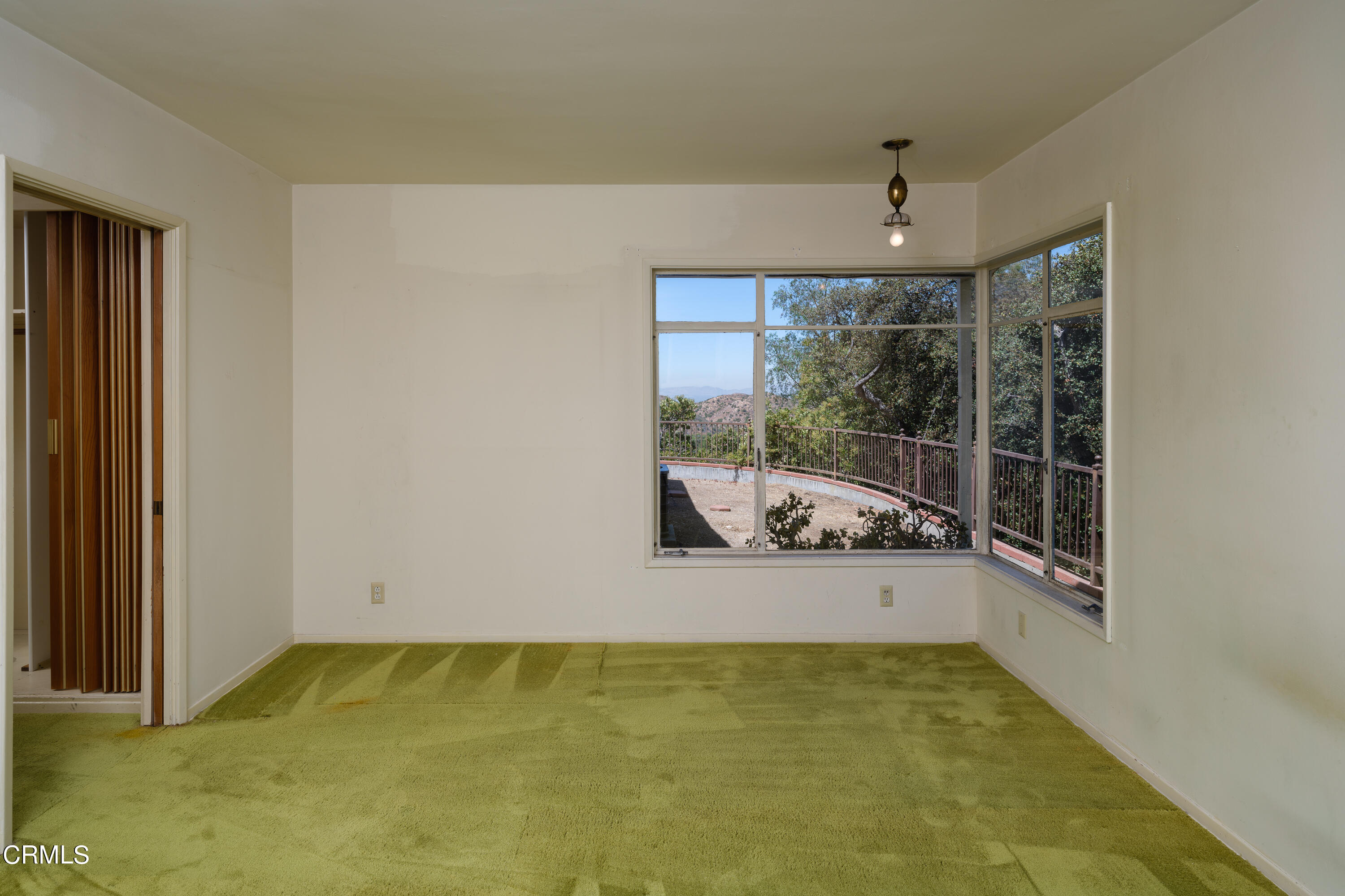 7162 Estepa Drive Tujunga, CA 91042 - Photo 20 of 43 a view of a indoor basketball court