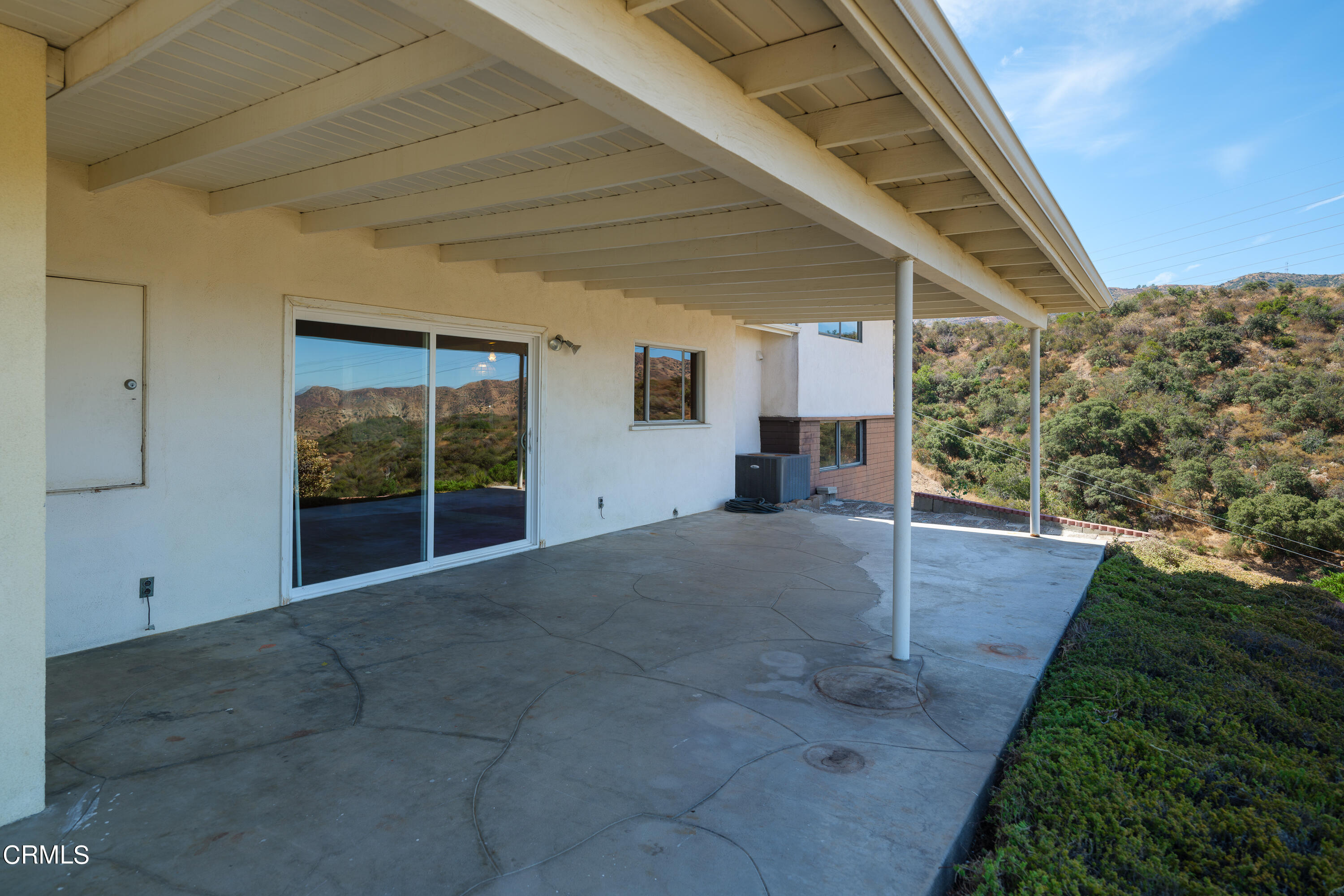 7162 Estepa Drive Tujunga, CA 91042 - Photo 28 of 43 a view of livingroom with seating space