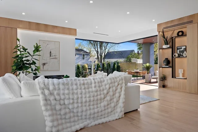 $3,195,000 | 90 Auburndale Avenue, Newton, MA 02465