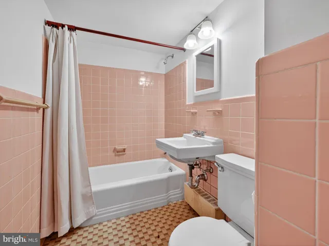 $3,300 | 4600 Connecticut Avenue Northwest, Unit 223, Washington, DC 20008