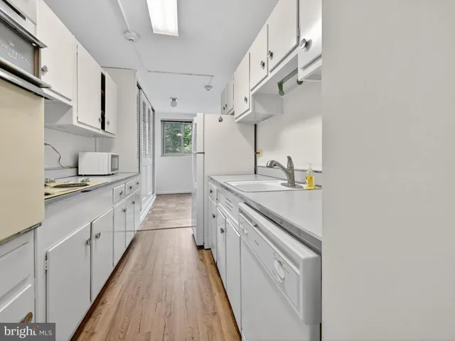 $3,300 | 4600 Connecticut Avenue Northwest, Unit 223, Washington, DC 20008