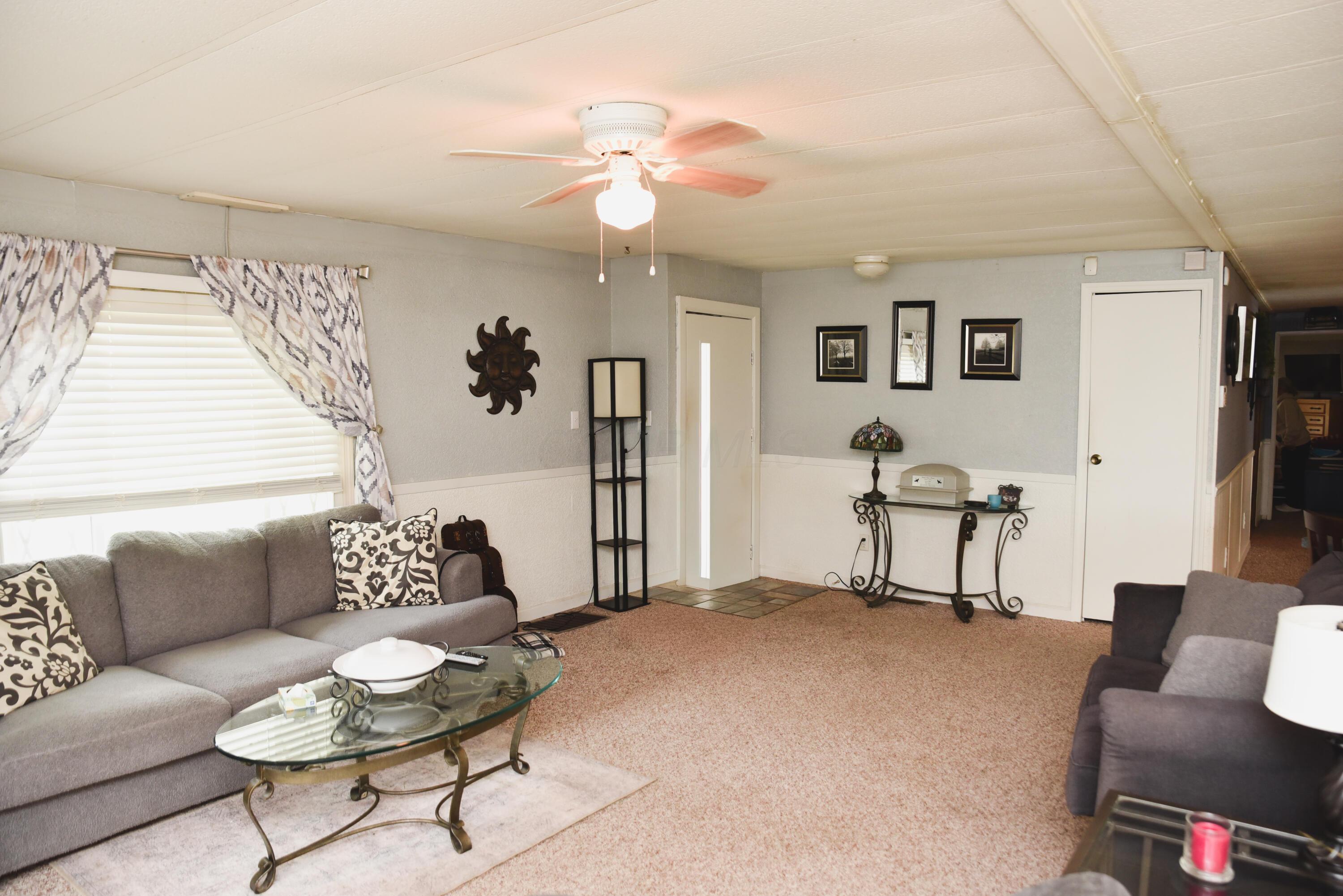 696 Riviera Court Columbus, OH 43207 - Photo 6 of 51 DSC_4861