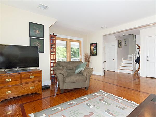 12 Barnes Road, Unit 2 Newton, MA 02458 - Photo 5 of 14