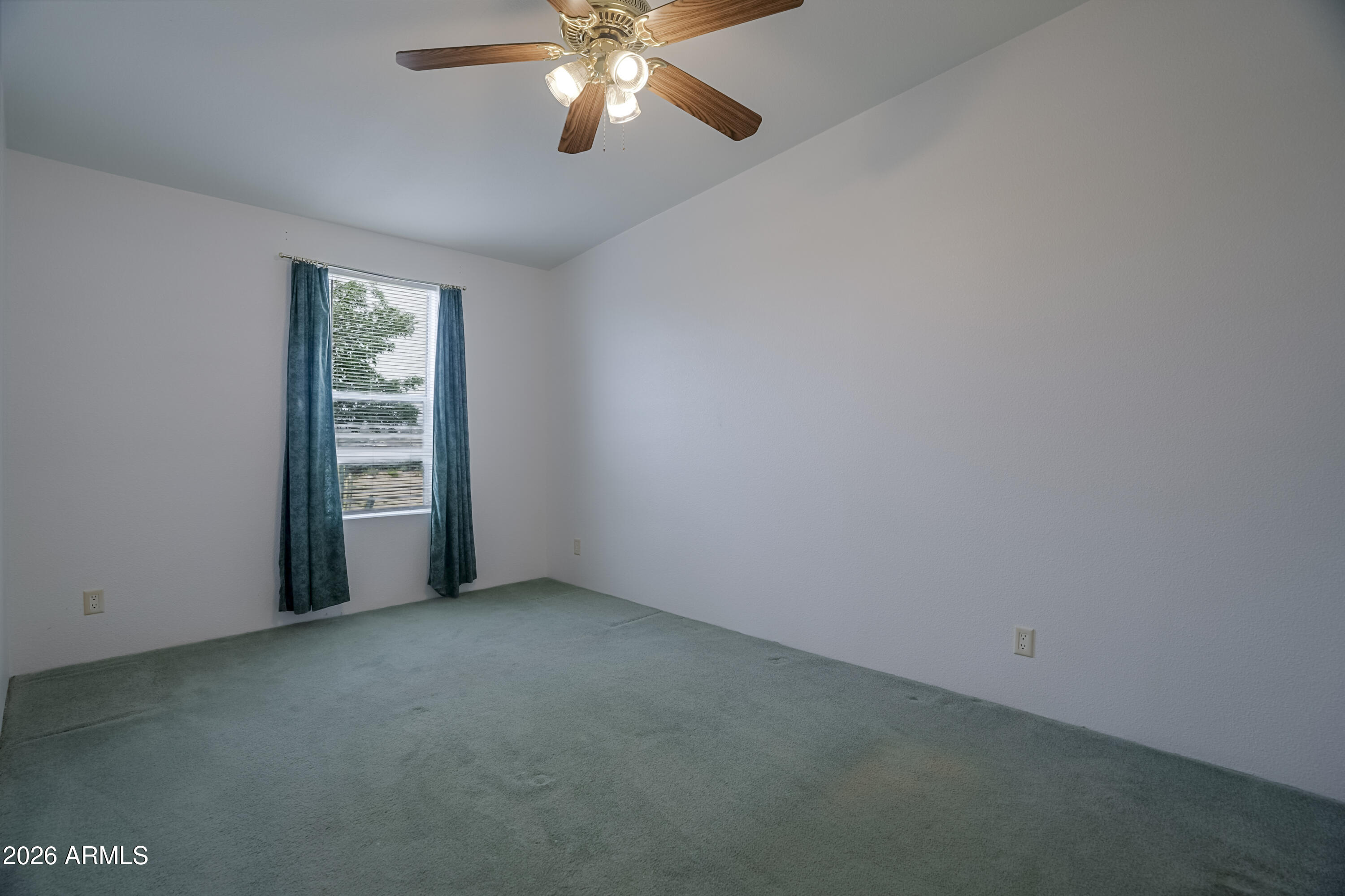 1075 North Ambassador Road Dewey, AZ 86327 - Photo 24 of 51 Guest Bedroom 3