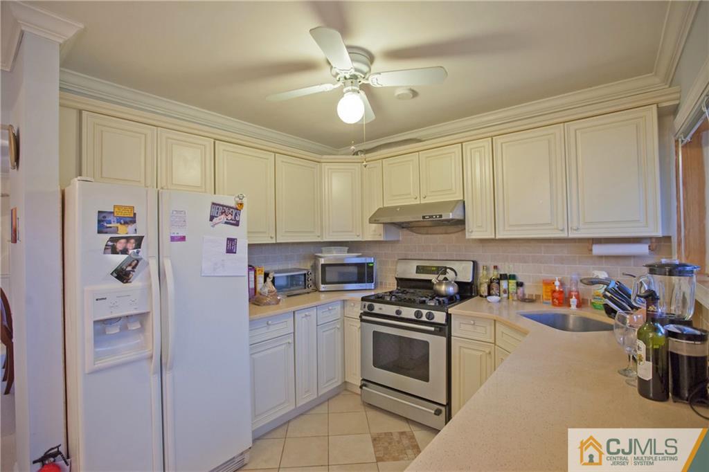 72 Kendall Road Kendall Park, NJ 08824 - Photo 5 of 13 Gallery Image 5