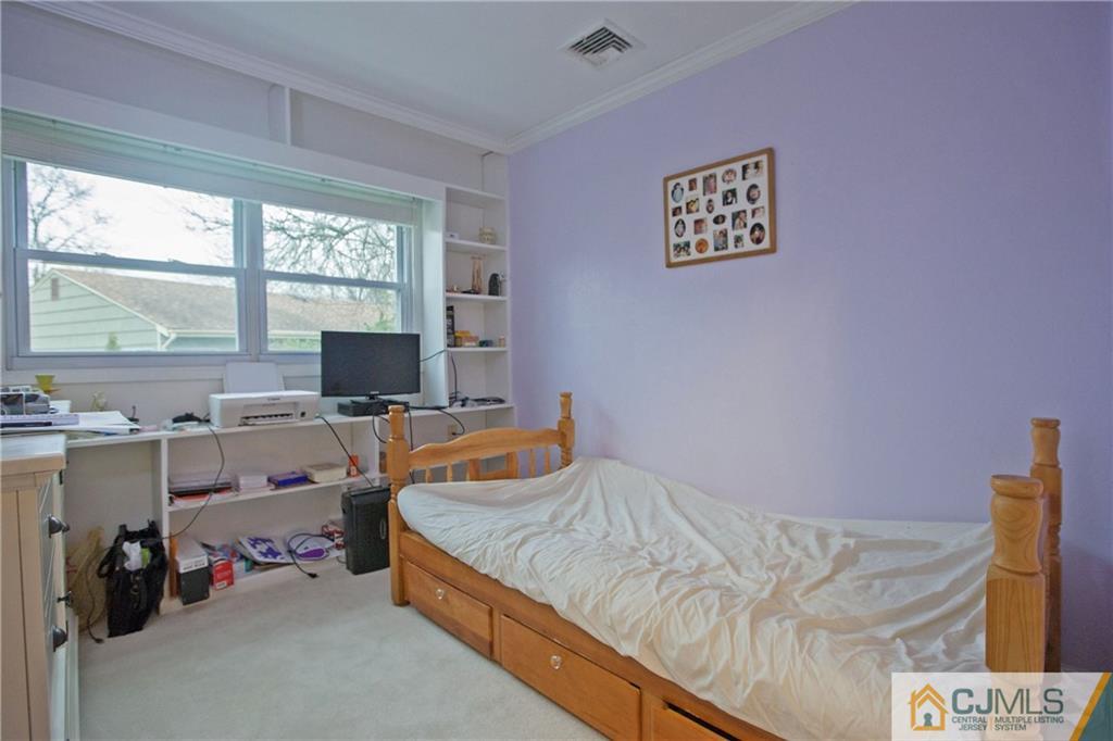 72 Kendall Road Kendall Park, NJ 08824 - Photo 9 of 13 Gallery Image 9