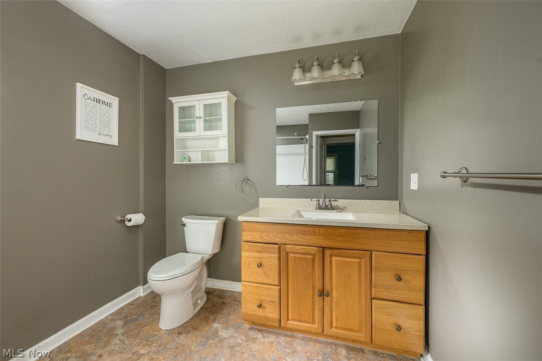 1222 Ridge Road Northwest Canton, OH 44703 - Photo 24 of 32 Full bathroom upstairs