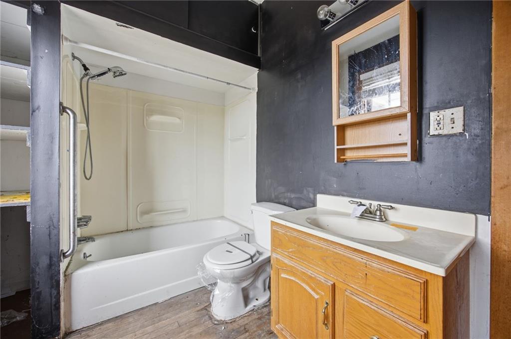 2900 Middletown Road Pittsburgh, PA 15204 - Photo 16 of 33