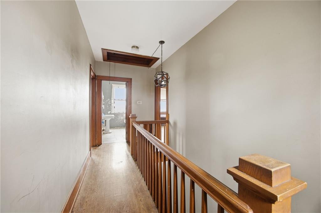 2900 Middletown Road Pittsburgh, PA 15204 - Photo 17 of 33 Upper Landing