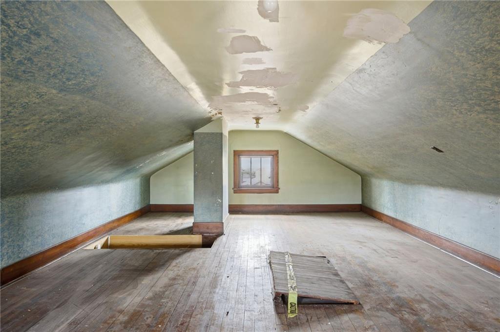 2900 Middletown Road Pittsburgh, PA 15204 - Photo 23 of 33 Top Level