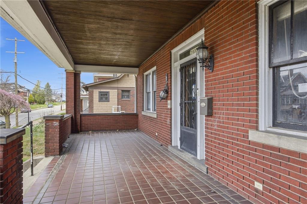 2900 Middletown Road Pittsburgh, PA 15204 - Photo 3 of 33 Front Porch