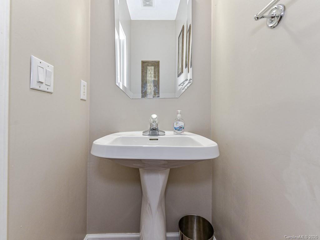 7801 Ebony Road Charlotte, NC 28216 - Photo 17 of 42 Gallery Image 17