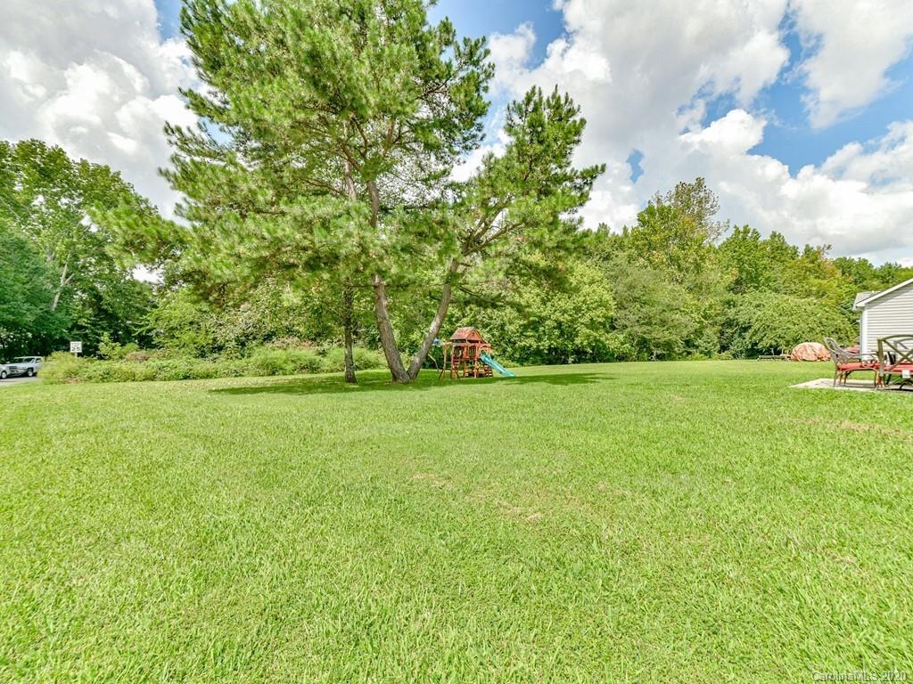 7801 Ebony Road Charlotte, NC 28216 - Photo 37 of 42 Gallery Image 37