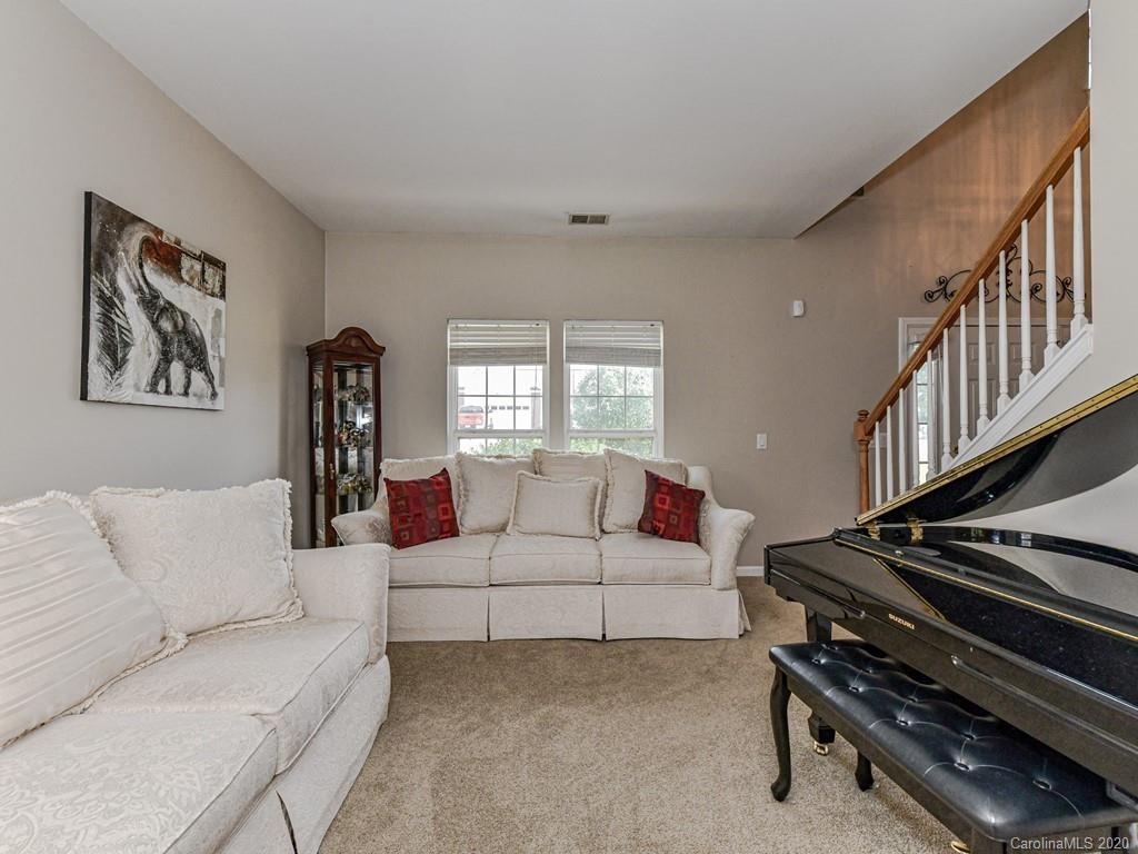 7801 Ebony Road Charlotte, NC 28216 - Photo 7 of 42 Gallery Image 7