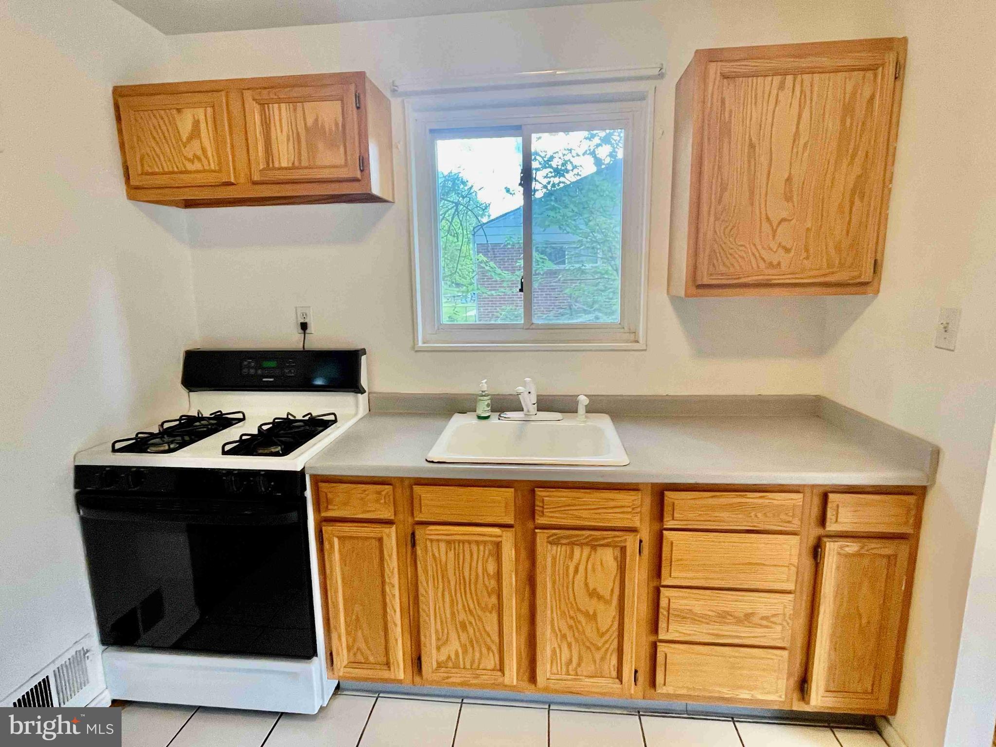 3723 Ralph Road Silver Spring, MD 20906 - Photo 5 of 43 Gallery Image 5