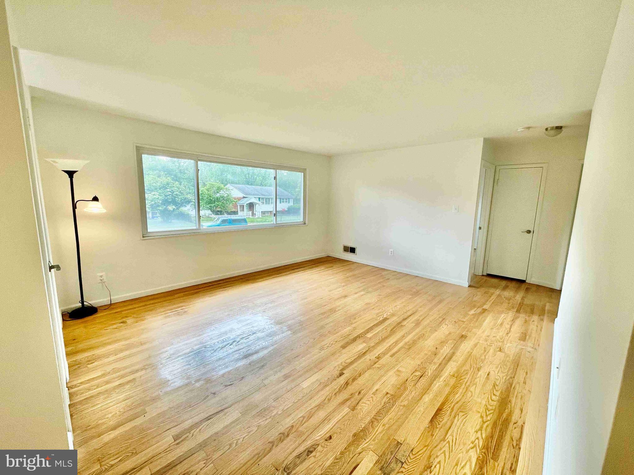 3723 Ralph Road Silver Spring, MD 20906 - Photo 8 of 43 Living Room 14x16