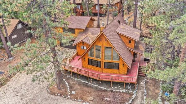 a view of backyard of house