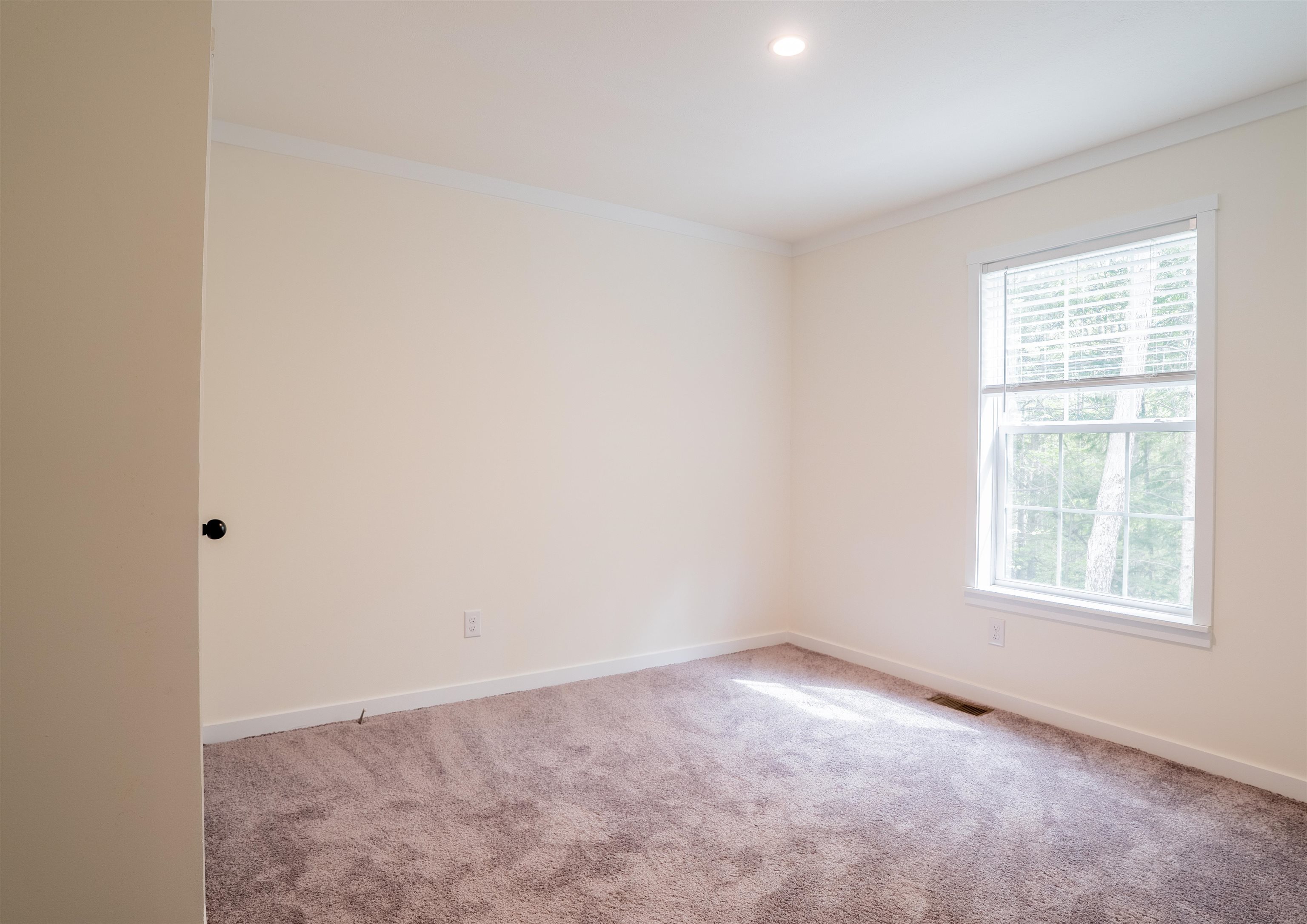 26 Deerfield Court Rochester, NH 03868 - Photo 15 of 17 Gallery Image 15