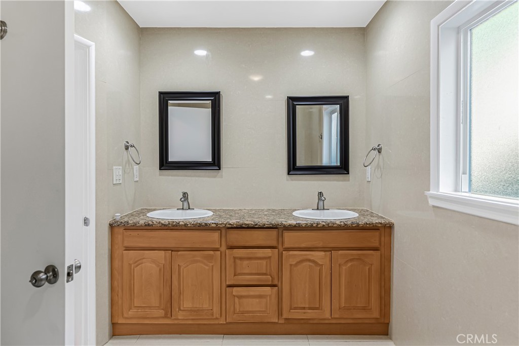 1111 Arbor Dell Road Los Angeles, CA 90041 - Photo 28 of 43