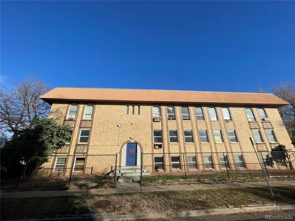 $795 | 1590 Clinton Street, Unit 4, Aurora, CO 80010