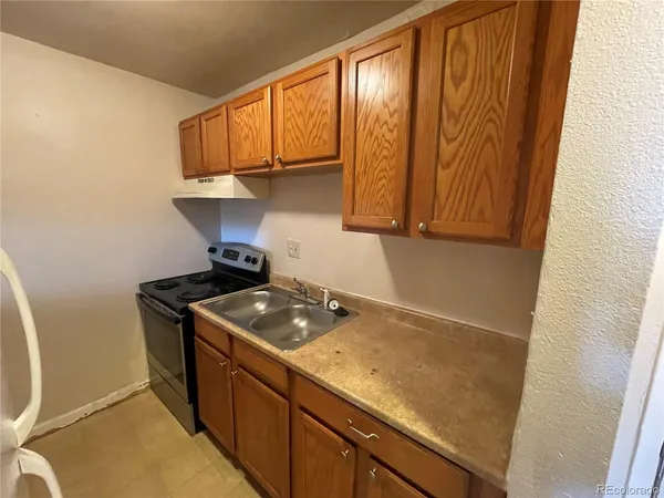 $795 | 1590 Clinton Street, Unit 4, Aurora, CO 80010