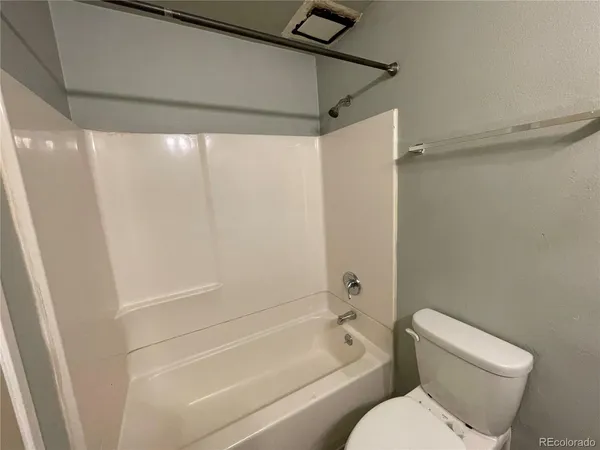 $795 | 1590 Clinton Street, Unit 4, Aurora, CO 80010