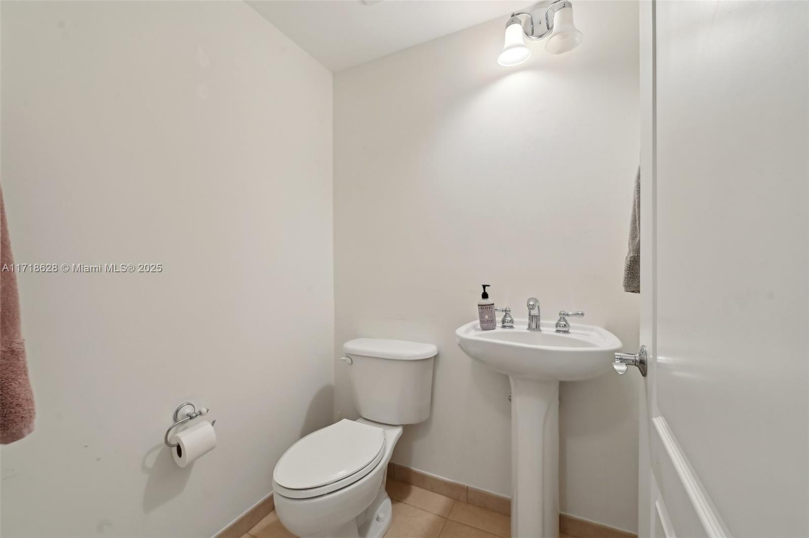 7530 Southwest 102nd Street, Unit 303 Pinecrest, FL 33156 - Photo 25 of 47