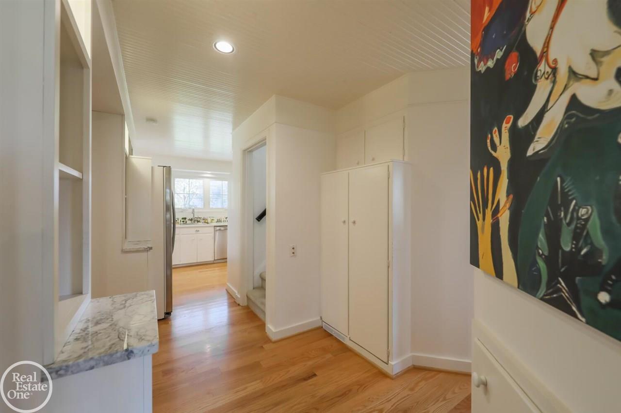 511 Shelden Road Grosse Pointe, MI 48236 - Photo 21 of 51 50061862-20.JPG