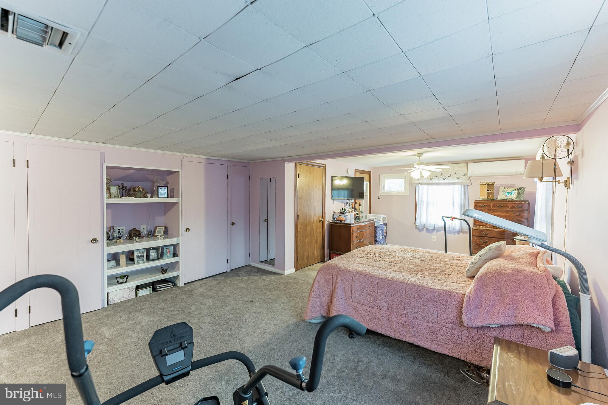 1602 Buttonwood Road Flourtown, PA 19031 - Photo 24 of 30 Primary bedroom with Walk-in closet!