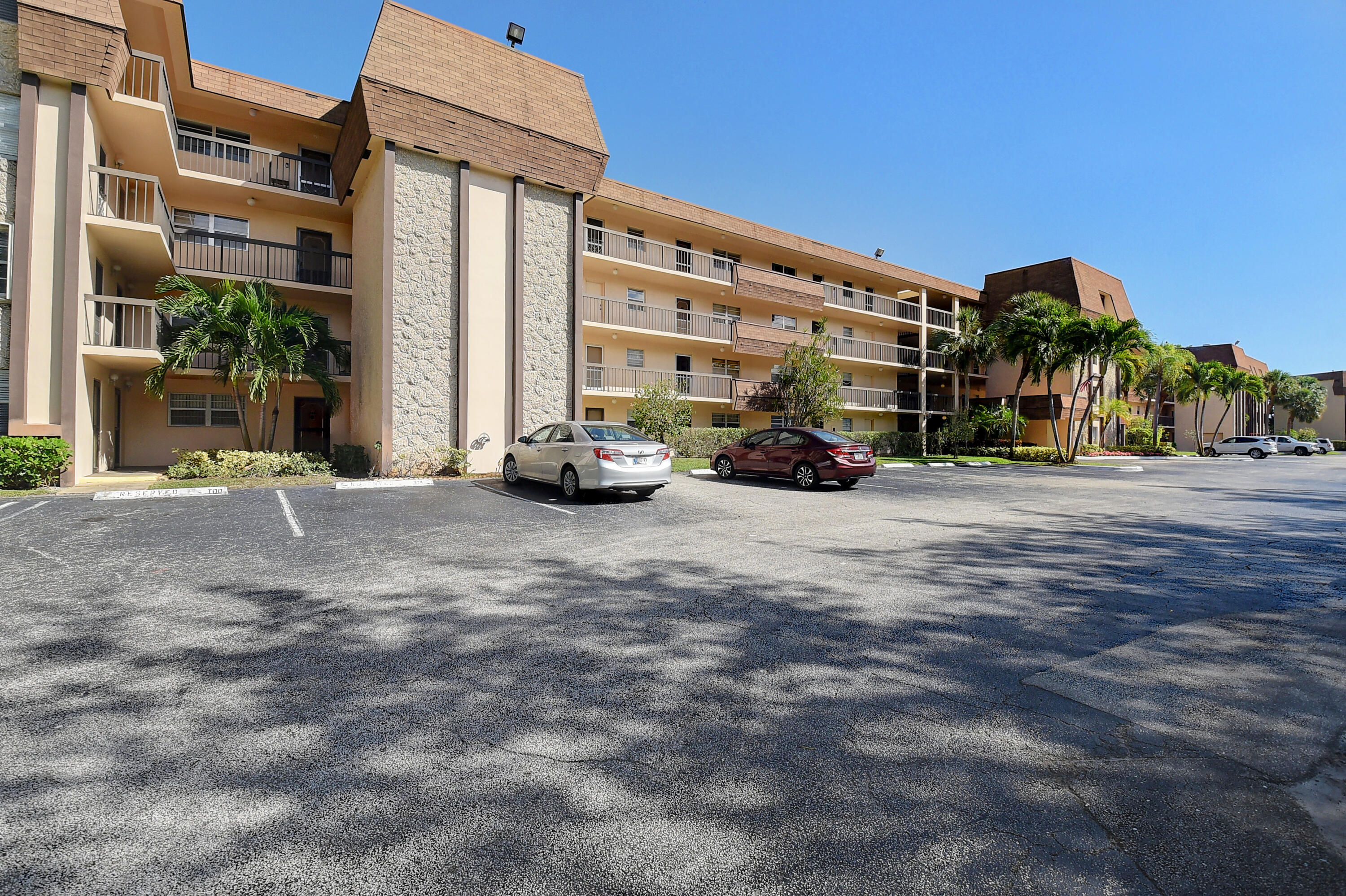 6300 Northwest 2nd Avenue, Unit 403 Boca Raton, FL 33487 - Photo 2 of 37 01_dsc_5400_1_2_3_4