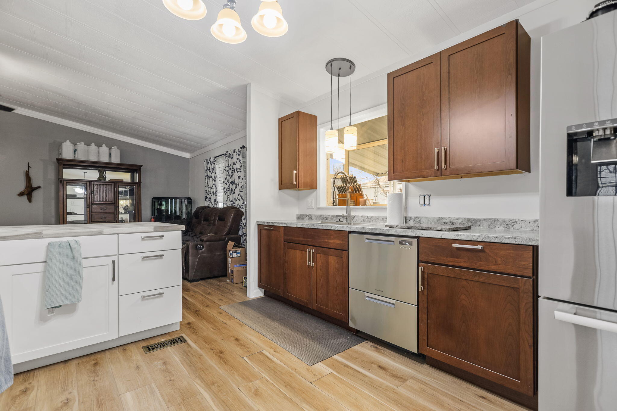 1077 Eagle Nest Road Redding, CA 96003 - Photo 11 of 35 21-web-or-mls-LZ0A0190 (1)