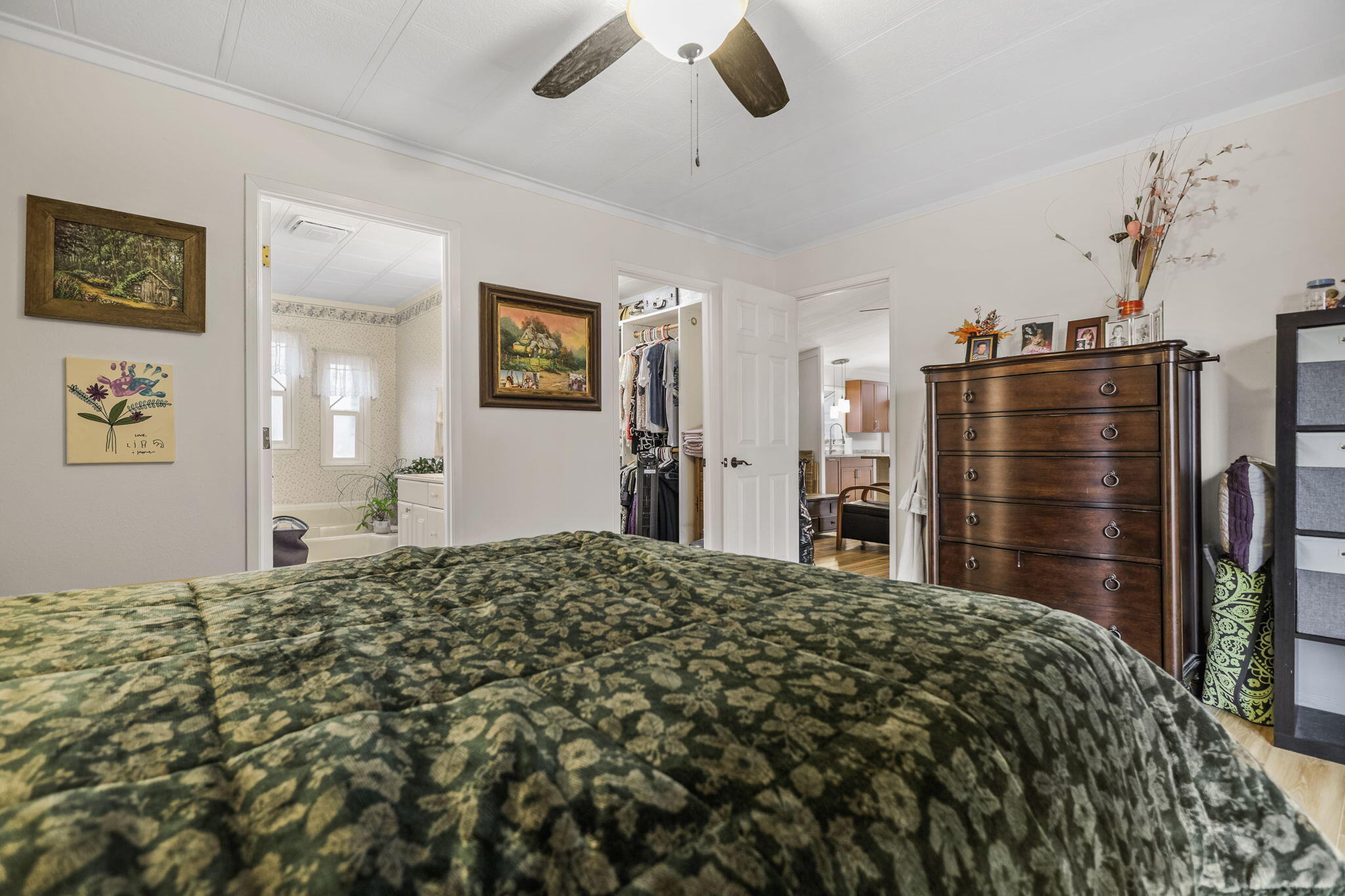 1077 Eagle Nest Road Redding, CA 96003 - Photo 16 of 35 Bedroom 1